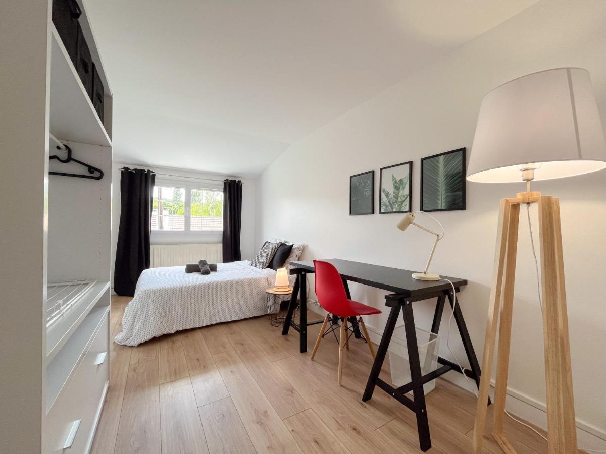 Maison Ideale Pour Visiter Paris Versailles - Chambres Privees Paris-Saclay ビュール・シュリヴェット エクステリア 写真